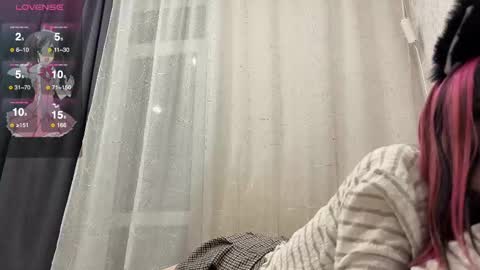 Snapshot of emo_couple666 chatting on March 2, 9:01 pm Gabriel  Elizabeth online show from March 2, 9:01 pm