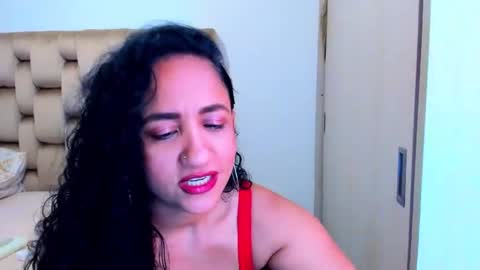 Snapshot of emperatriztapia chatting on May 14, 8:59 pm emperatriztapia online show from May 14, 8:59 pm