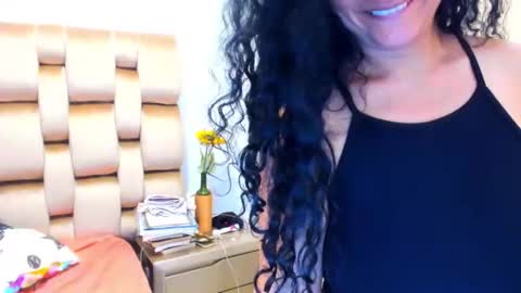 Snapshot of emperatriztapia chatting on June 10, 1:43 pm emperatriztapia online show from June 10, 1:43 pm