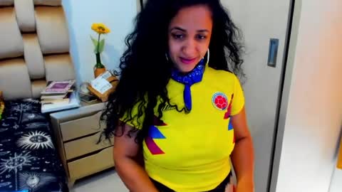 Snapshot of emperatriztapia chatting on June 17, 6:09 pm emperatriztapia online show from June 17, 6:09 pm