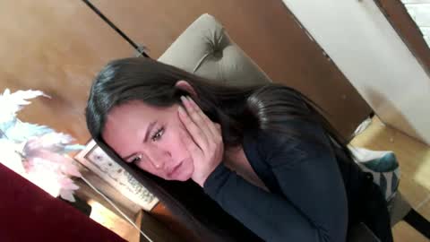 Snapshot of empressrheo chatting on February 20, 2:07 am empressrheo online show from February 20, 2:07 am