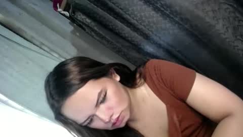 Snapshot of empressrheo chatting on October 7, 3:04 am empressrheo online show from October 7, 3:04 am