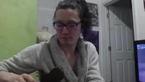 Snapshot of empusalamia chatting on January 22, 2:15 am empusalamia online show from January 22, 2:15 am