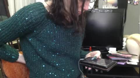 Snapshot of empusalamia chatting on February 5, 1:44 pm empusalamia online show from February 5, 1:44 pm