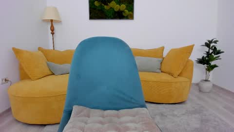 Anna online show from May 1, 3:27 pm