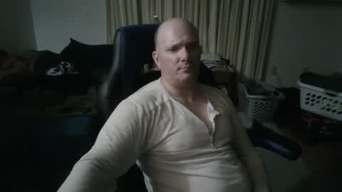 Snapshot of emsguy1 chatting on December 4, 6:55 am Matt online show from December 4, 6:55 am