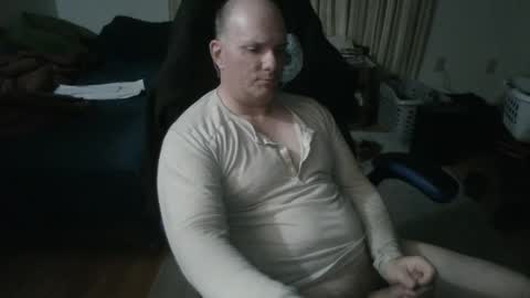 Snapshot of emsguy1 chatting on December 10, 6:11 am Matt online show from December 10, 6:11 am