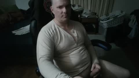 Snapshot of emsguy1 chatting on December 13, 4:33 am Matt online show from December 13, 4:33 am