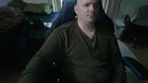 Snapshot of emsguy1 chatting on February 22, 5:02 am Matt online show from February 22, 5:02 am