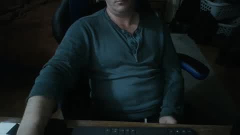 Snapshot of emsguy1 chatting on September 28, 3:23 am Matt online show from September 28, 3:23 am