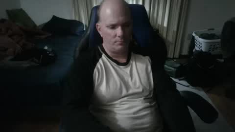 Snapshot of emsguy1 chatting on October 14, 3:40 am Matt online show from October 14, 3:40 am