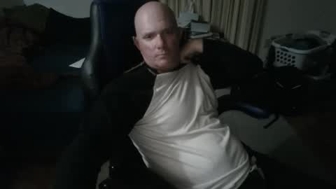 Snapshot of emsguy1 chatting on October 25, 4:42 am Matt online show from October 25, 4:42 am