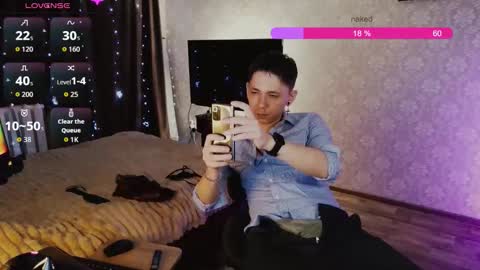 Snapshot of emveeboy96 chatting on January 14, 9:52 pm emveeboy96 online show from January 14, 9:52 pm