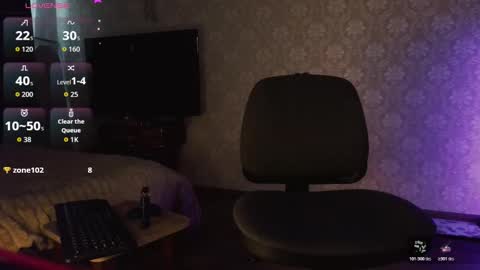 Snapshot of emveeboy96 chatting on February 21, 8:48 am emveeboy96 online show from February 21, 8:48 am