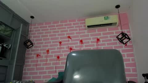 Emy online show from February 26, 8:33 pm