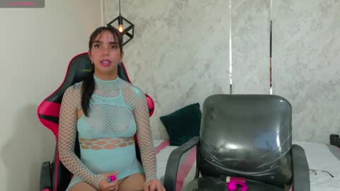 Emy online show from April 24, 2:08 pm