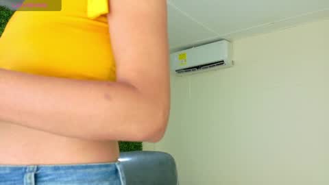 Snapshot of emy_0 chatting on July 9, 1:26 pm Emy online show from July 9, 1:26 pm