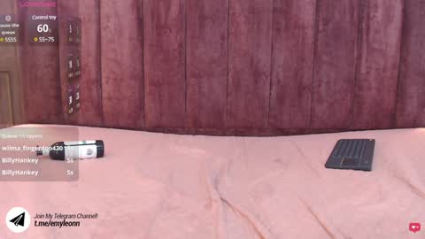 Snapshot of emy_leon chatting on January 16, 10:44 pm Emy online show from January 16, 10:44 pm