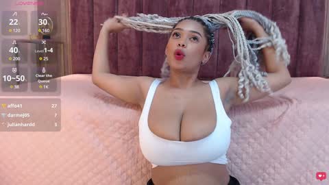 Snapshot of emy_leon chatting on January 25, 10:50 pm Emy online show from January 25, 10:50 pm