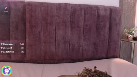 Snapshot of emy_leon chatting on February 3, 10:32 pm Emy online show from February 3, 10:32 pm