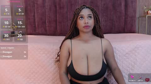 Snapshot of emy_leon chatting on February 7, 7:38 pm Emy online show from February 7, 7:38 pm