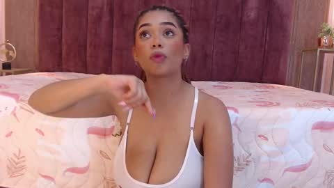 Snapshot of emy_leon chatting on March 3, 9:26 pm Emy online show from March 3, 9:26 pm