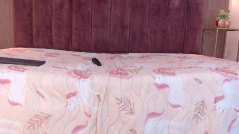 Snapshot of emy_leon chatting on March 4, 11:32 pm Emy online show from March 4, 11:32 pm