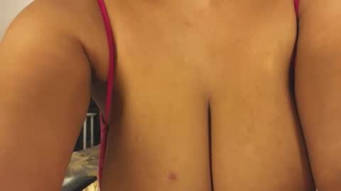 Snapshot of emy_leon chatting on December 3, 7:12 pm Emy online show from December 3, 7:12 pm