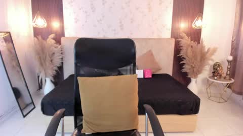 Snapshot of emy_ly chatting on May 23, 3:27 pm emy online show from May 23, 3:27 pm