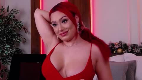 Snapshot of emyhilton_ chatting on December 1, 6:40 am Emy online show from December 1, 6:40 am