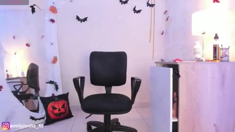 EMYLY  online show from October 30, 8:53 pm