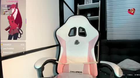 Snapshot of emysilver chatting on March 1, 9:26 pm Emy Silver online show from March 1, 9:26 pm