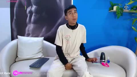 Snapshot of ender_h0t chatting on September 19, 2:18 pm Ender online show from September 19, 2:18 pm