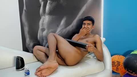 Snapshot of ender_h0t chatting on November 5, 5:46 pm Ender online show from November 5, 5:46 pm