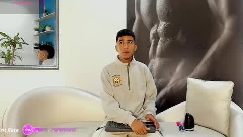 Snapshot of ender_h0t chatting on November 9, 1:42 pm Ender online show from November 9, 1:42 pm