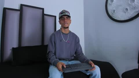 endrick_23 online show from May 2, 3:22 am