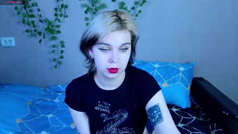 Snapshot of endthanatos chatting on July 18, 8:01 pm Coraline online show from July 18, 8:01 pm