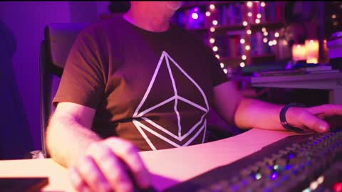 Snapshot of energybra chatting on January 4, 4:01 am uk online show from January 4, 4:01 am