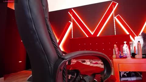 Engel online show from October 28, 3:36 pm