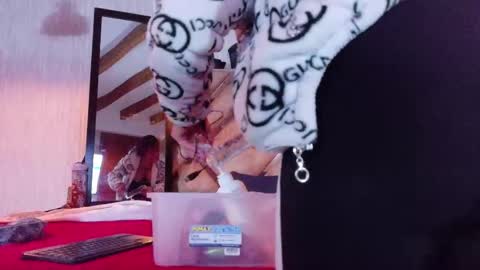 Engel online show from February 3, 11:15 am