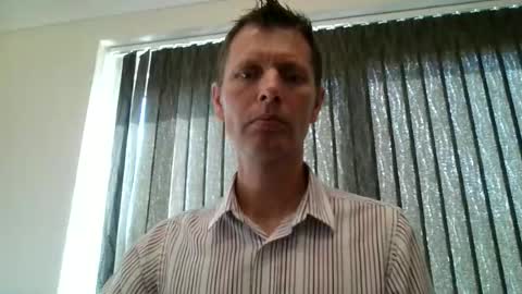Snapshot of englishguy183 chatting on June 16, 9:34 am EnglishGuy183 online show from June 16, 9:34 am
