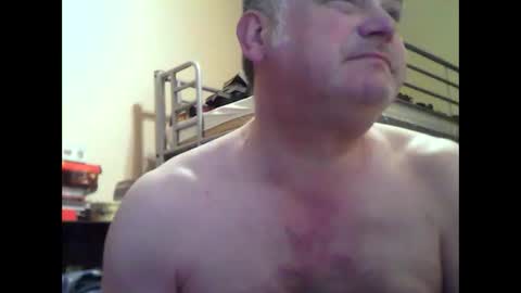 englishguysurrey online show from January 18, 7:56 am