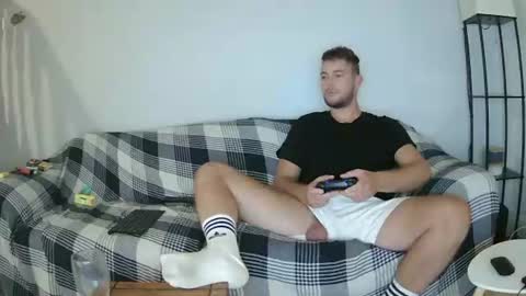 Snapshot of englishladxxx chatting on June 23, 8:51 pm Englishladxxx online show from June 23, 8:51 pm
