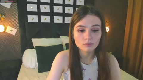 Ella  online show from May 27, 1:24 am