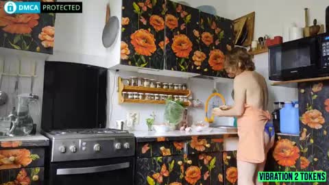 Snapshot of enjoymomentsunshine chatting on May 28, 7:38 am Angel-wife 53 yrs and Eruption- husband 39 yrs online show from May 28, 7:38 am