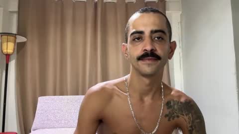 Snapshot of enjoythetrip chatting on December 16, 10:29 am Luke online show from December 16, 10:29 am