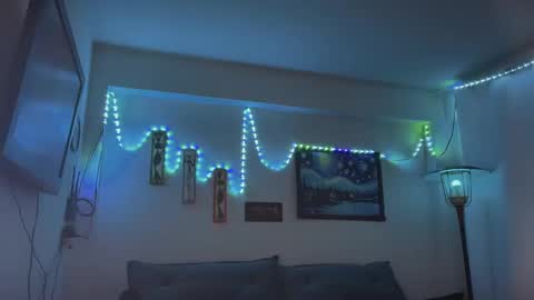 Snapshot of enjoythetrip chatting on September 9, 3:50 am Luke online show from September 9, 3:50 am