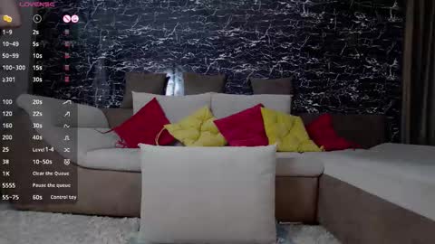 Snapshot of ennakymm chatting on September 18, 5:20 am Enna online show from September 18, 5:20 am