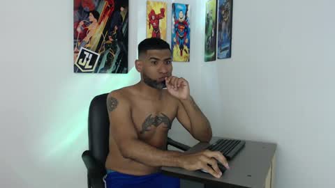 Snapshot of enriblack92 chatting on December 31, 3:23 am enriblack92 online show from December 31, 3:23 am