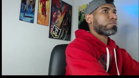 Snapshot of enriblack92 chatting on February 13, 2:01 am enriblack92 online show from February 13, 2:01 am